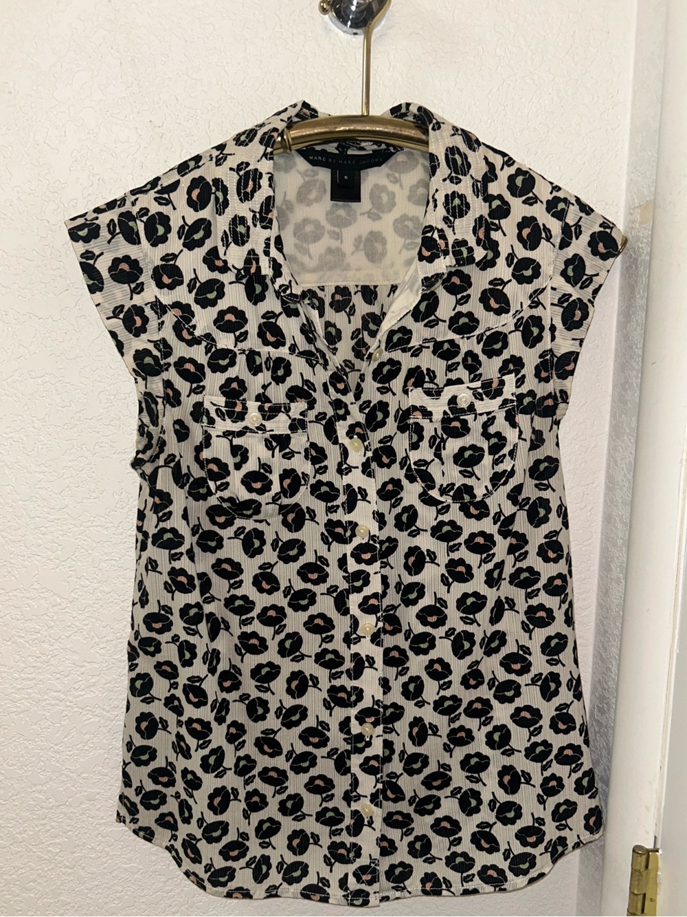 MARC by Marc Jacobs The Two Toned Flower Cap Sleeve Button Up 100% Cotton Blouse